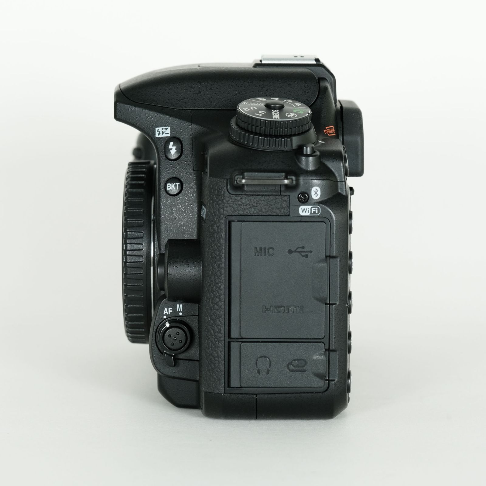 Nikon D7500 ボディ ショット数6189