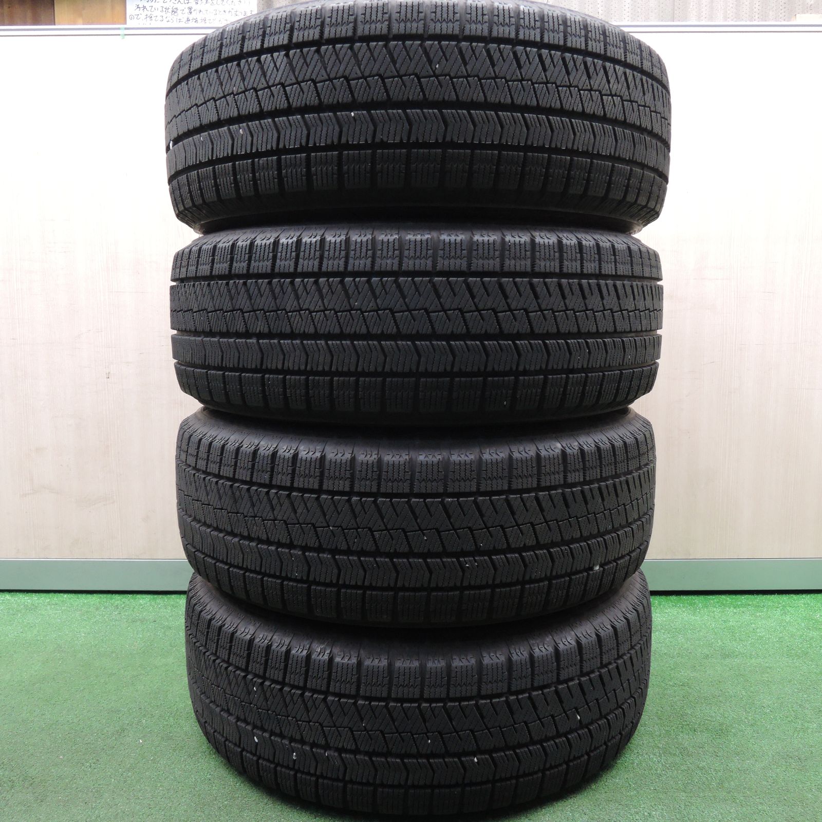 送料無料*バリ溝！キレイ！9.5分☆スタッドレス 215/60R16 