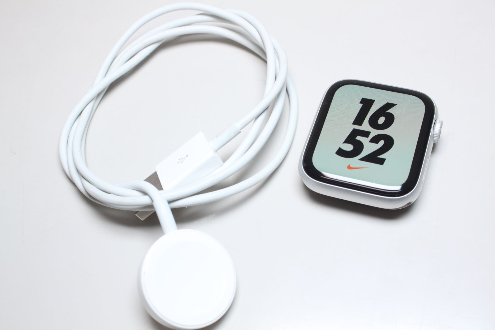 Apple Watch Nike Series 5/GPS+セルラー/44mm/A2157〈MX3E2J/A〉⑥ 