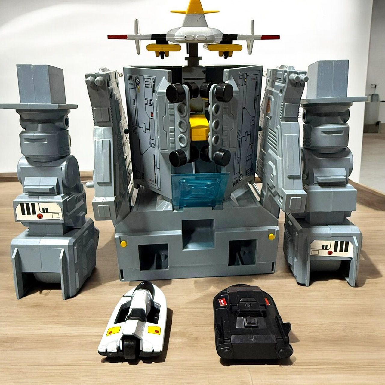 ⚠️当時物・貴重　未使用品　宇宙刑事シャリバン　超次元戦闘母艦　グランドバース ☆送料無料 良品 希少 当時物 BANDAI バンダイ 宇宙刑事