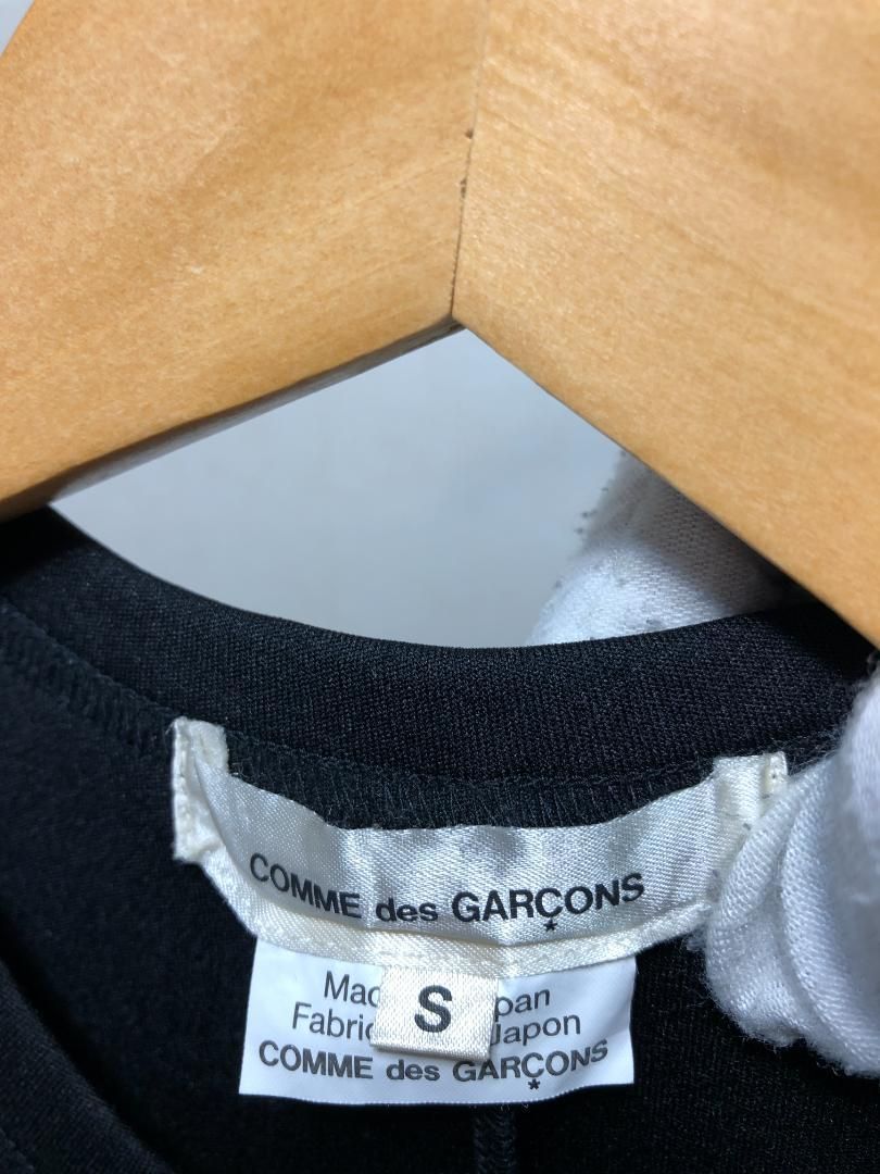 【COMMEdesGARCONS】23SS AD2022 GK-T012 ポリエステル 変形 アシンメトリー半袖カットソー COMME des GARCONS - 【COMMEdesGARCONS】23SS AD2022 GK-T012