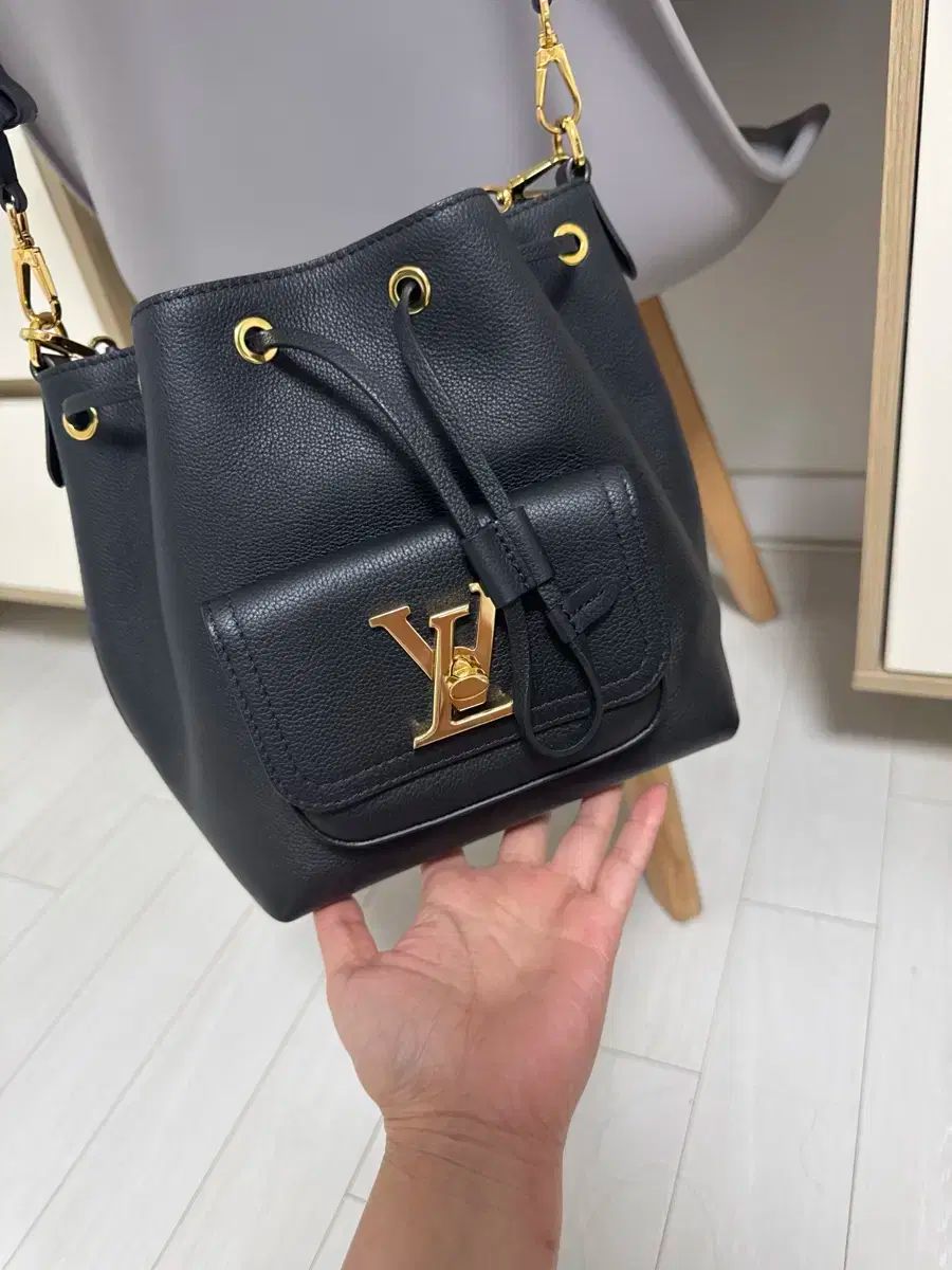 Louis Vuitton ロックミー バケットバッグ