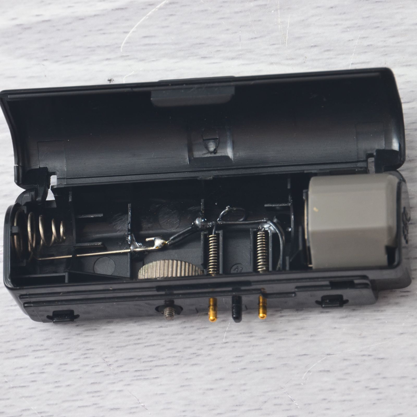 ピアノブラック