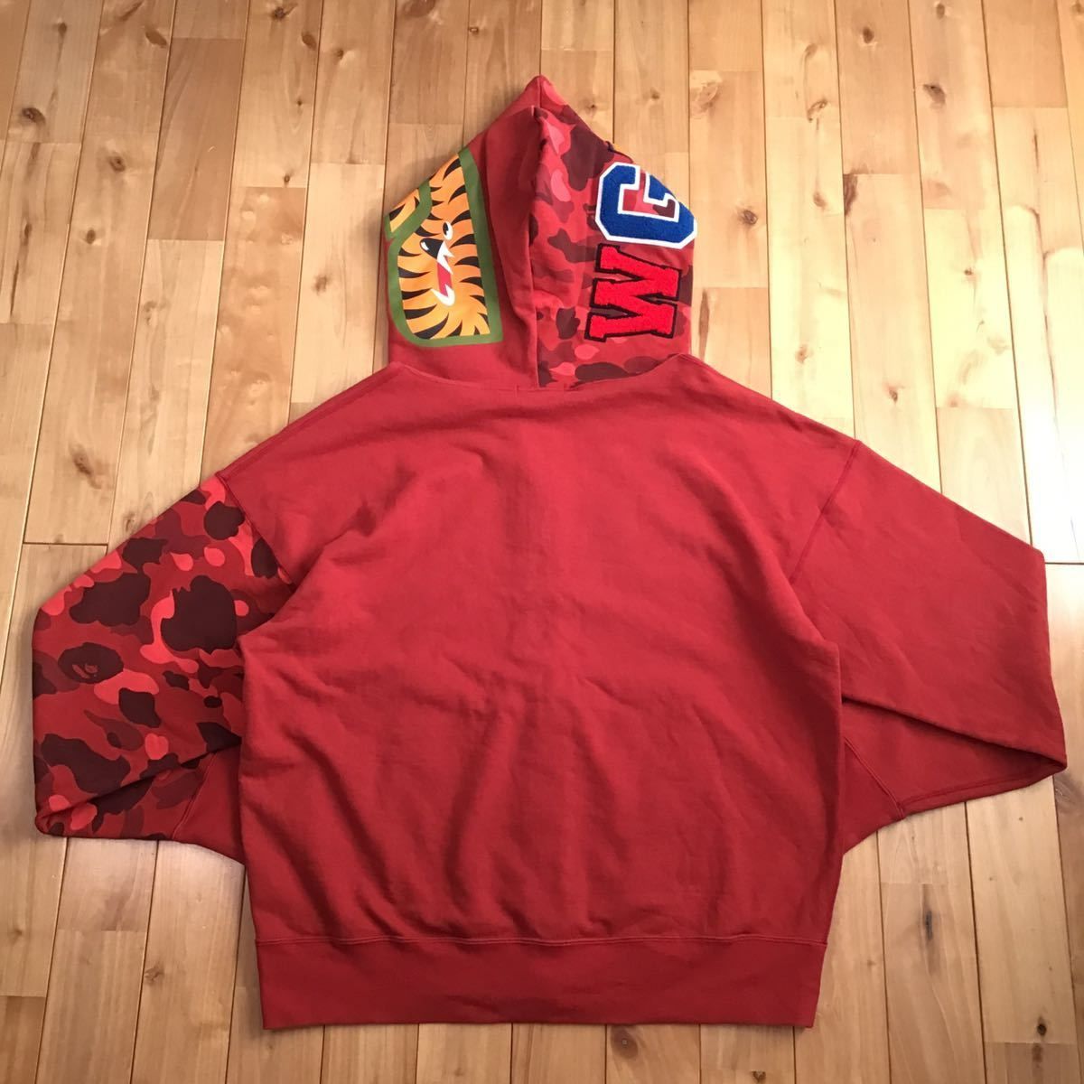 Giant shark full zip hoodie Lサイズ a bathing ape BAPE Red camo シャーク パーカー エイプ  ベイプ アベイシングエイプ 迷彩