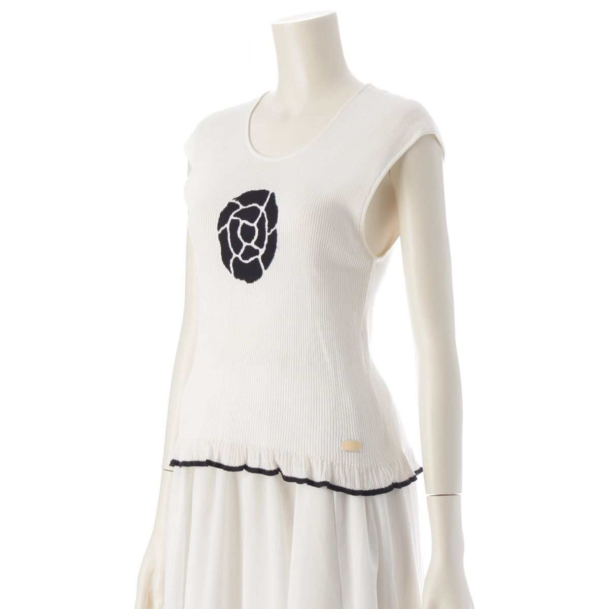 極美品■シャネル　カメリア　フリル裾　サマーニット　ノースリーブ　大きいサイズ CHANEL】シャネル『カメリア シルク ノースリーブカットソー