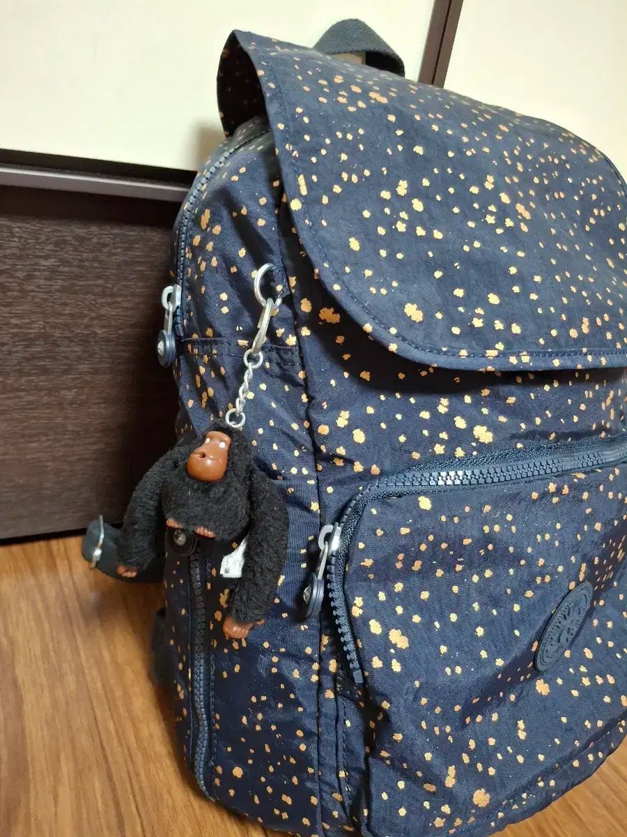 キプリング live light バックパック