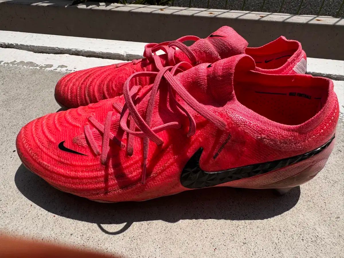 NIKE ナイキ ファントム 2 gx AG 275
