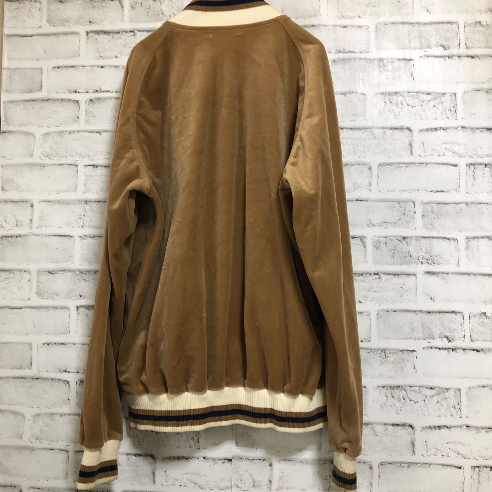 フレッドペリー ベロア トラックジャケット ジャージ ベージュ 刺繍 M 美品ベロア M】フレッドペリー刺繍トラックジャケット古着