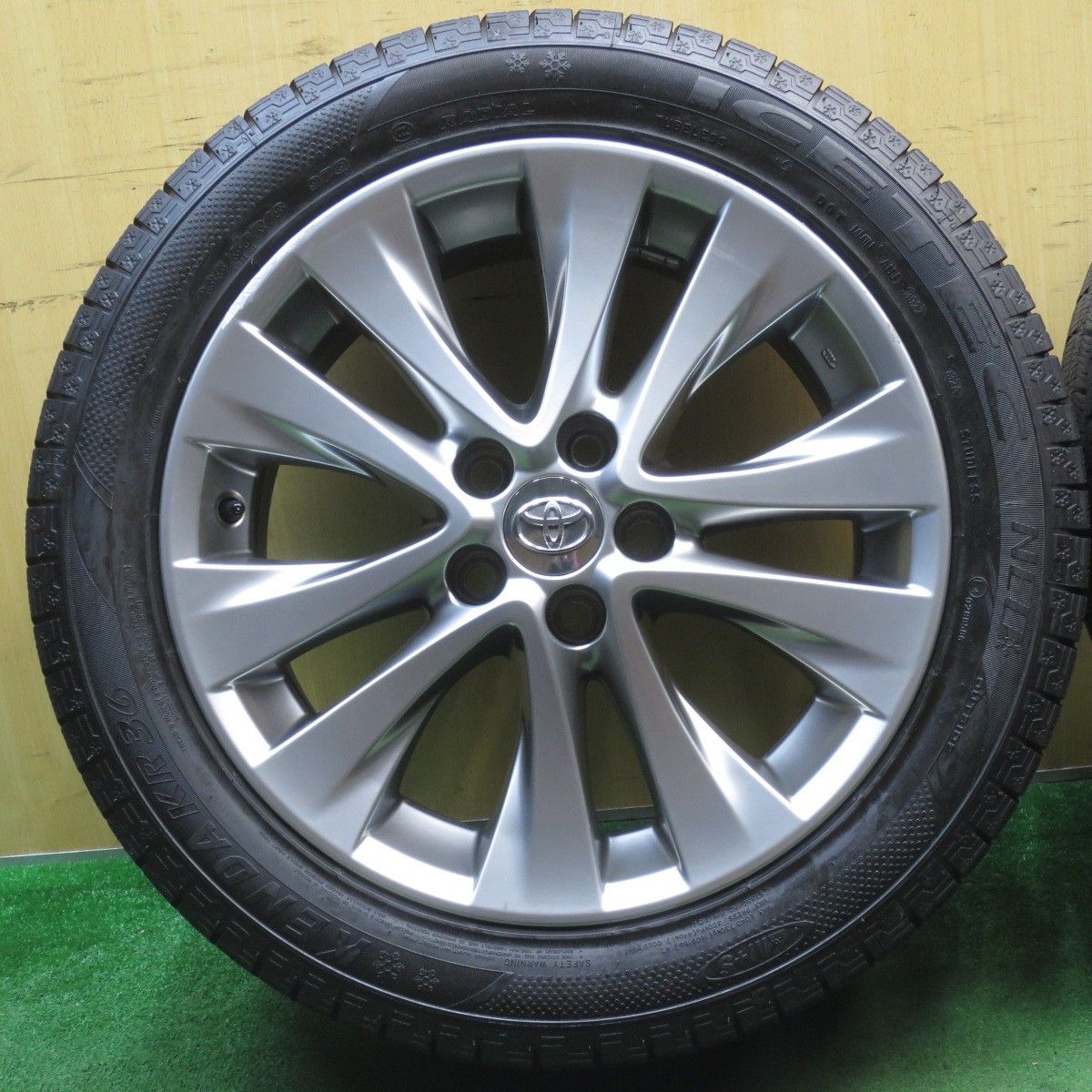 235/50r18 スタッドレスバリ山 アルファード ヴェルファイア等