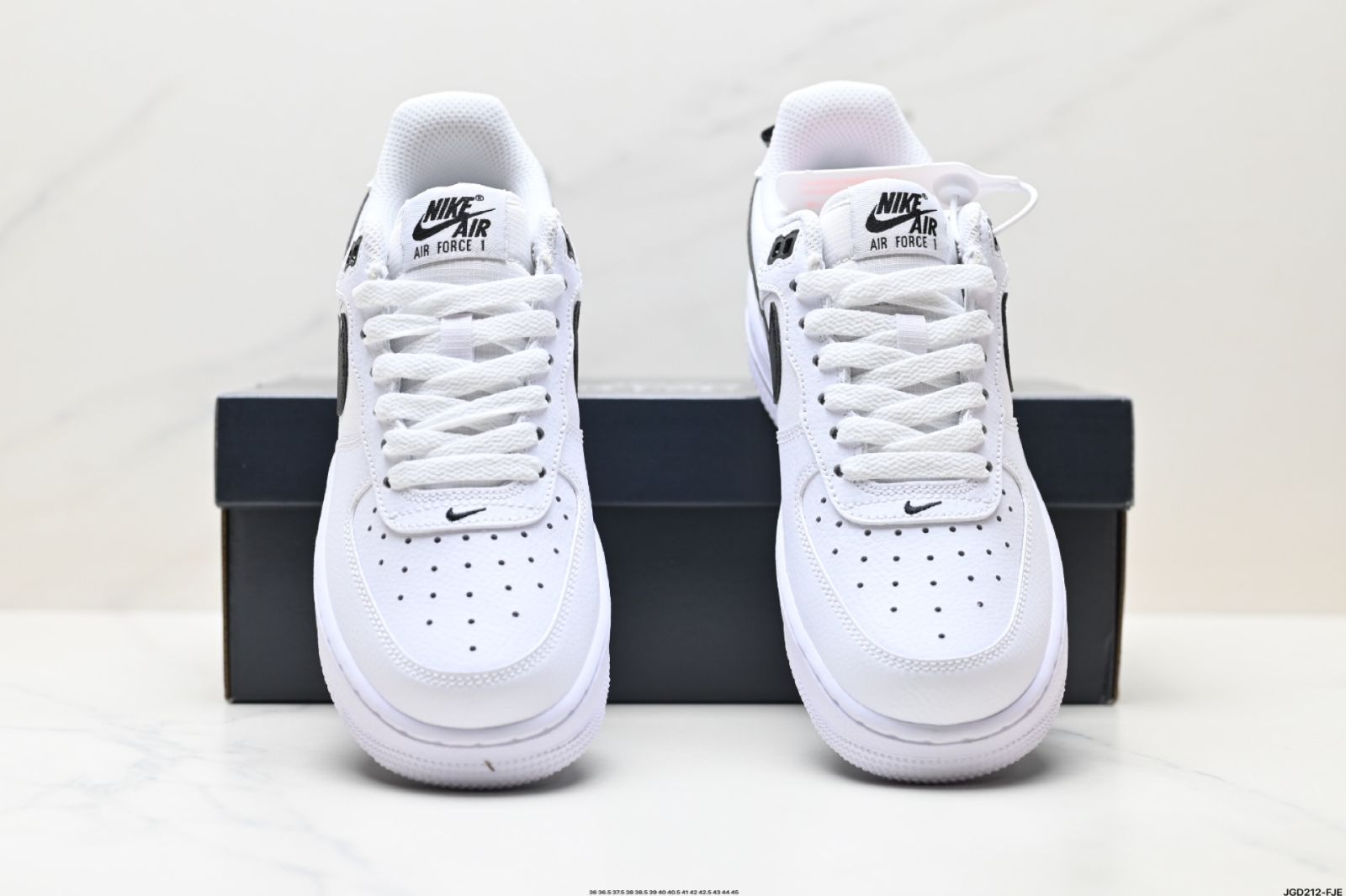 NIKE AIR FORCE 1'07 LV8 - ナイキ エア フォース 1'07 LV8