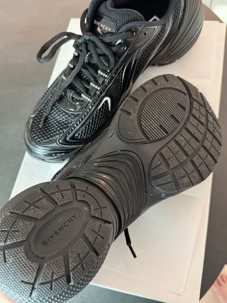GIVENCHY(ジバンシィ) TK ー MX メッシュ ランナー スニーカーズ