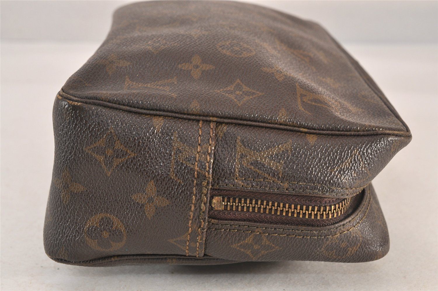 【匿名配送】Louis Vuitton トゥルース トワレット 28 モノグラム LOUIS VUITTON ルイヴィトン トゥルーストワレット28 モノグラム