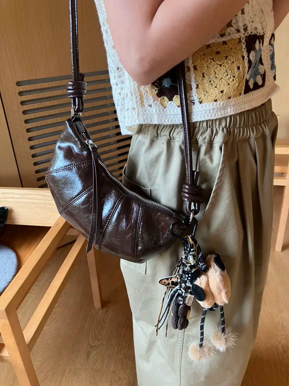 人気 美品✨ FURLA アミカ ミニ ショルダーバッグ グレージュ バイ