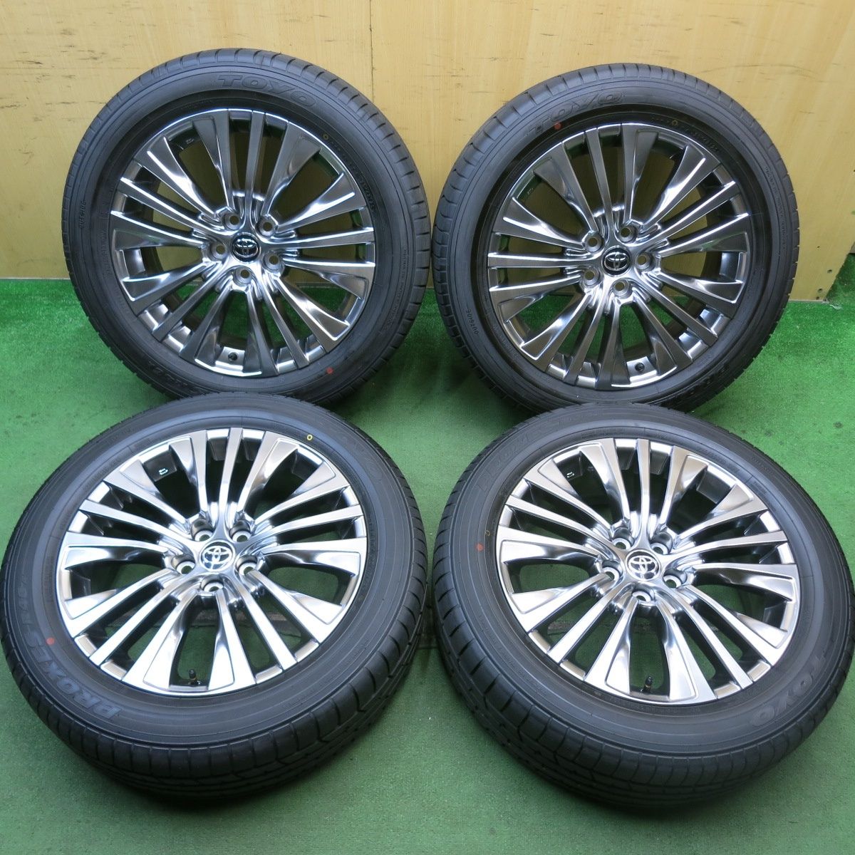 新車外し 25年 トヨタ 80系 ハリアー Zグレード 純正 225 55R19 トーヨー プロクセス R46A 19インチ PCD114.3 5H 5090412HAノ