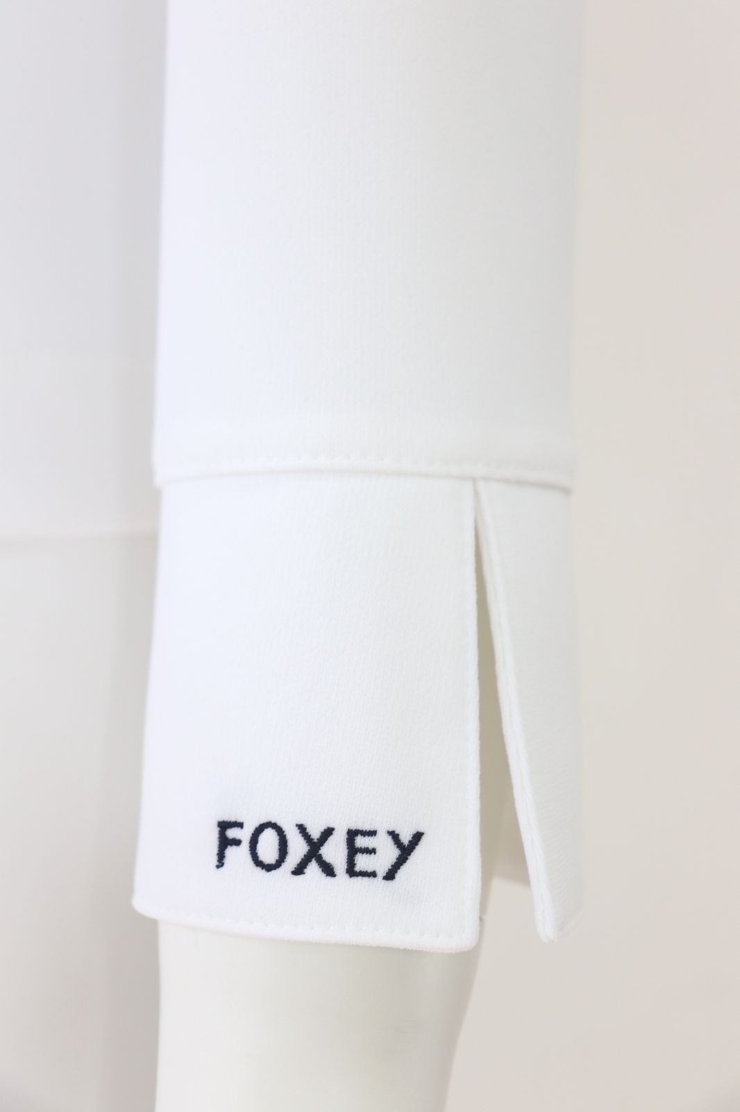 良品　FOXEY NEWYORK フォクシー　マットストレッチ　カーディガン FOXEY マットストレッチジャージーカーディガン 41392 白