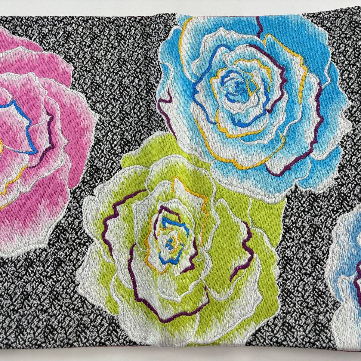 袋帯 美品 秀品 振袖向き 薔薇 箔 銀糸 黒 六通 正絹 【中古