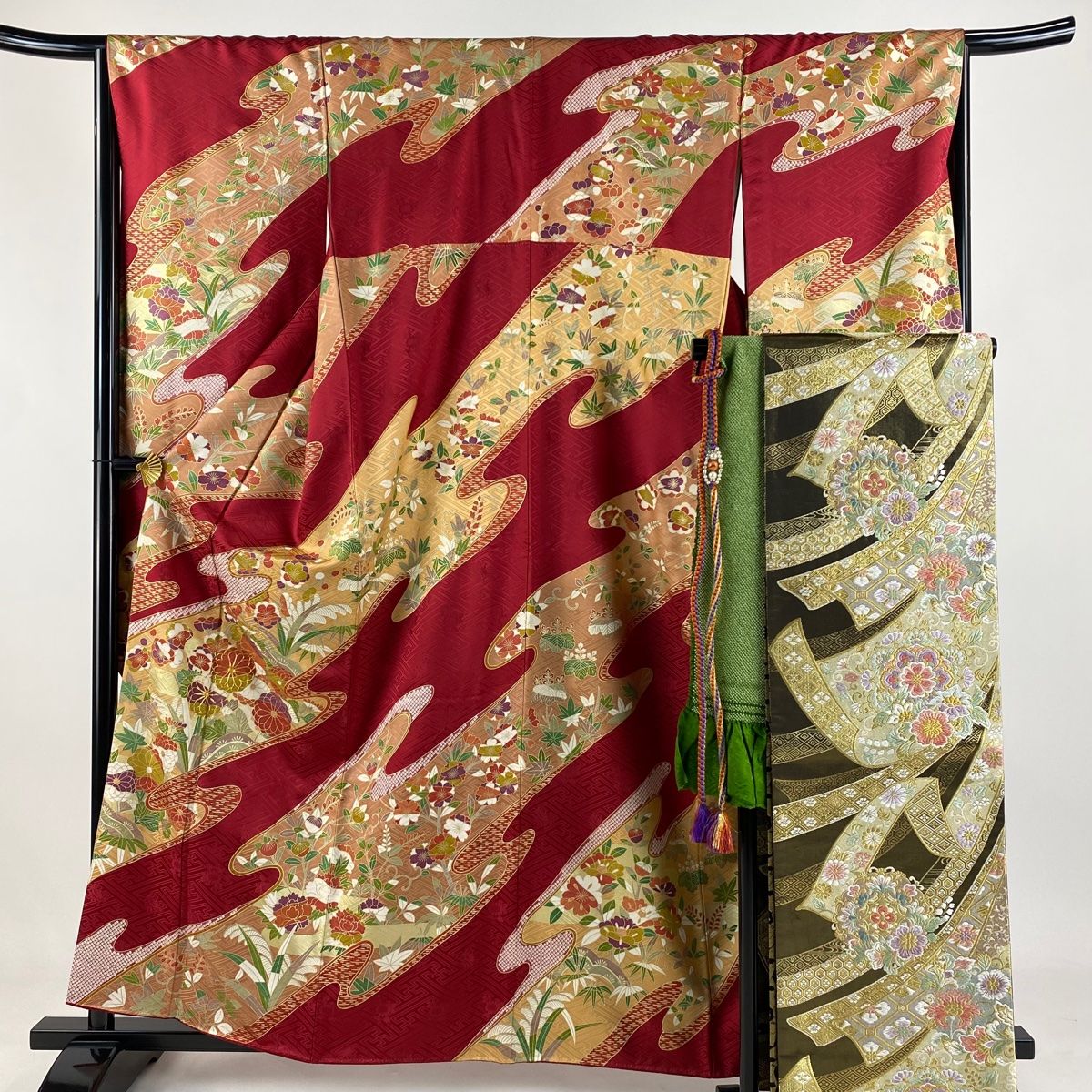振袖 身丈160cm 裄丈66cm M 袷 袋帯フルセット 菊 霞 金糸 金彩 赤 正絹 秀品