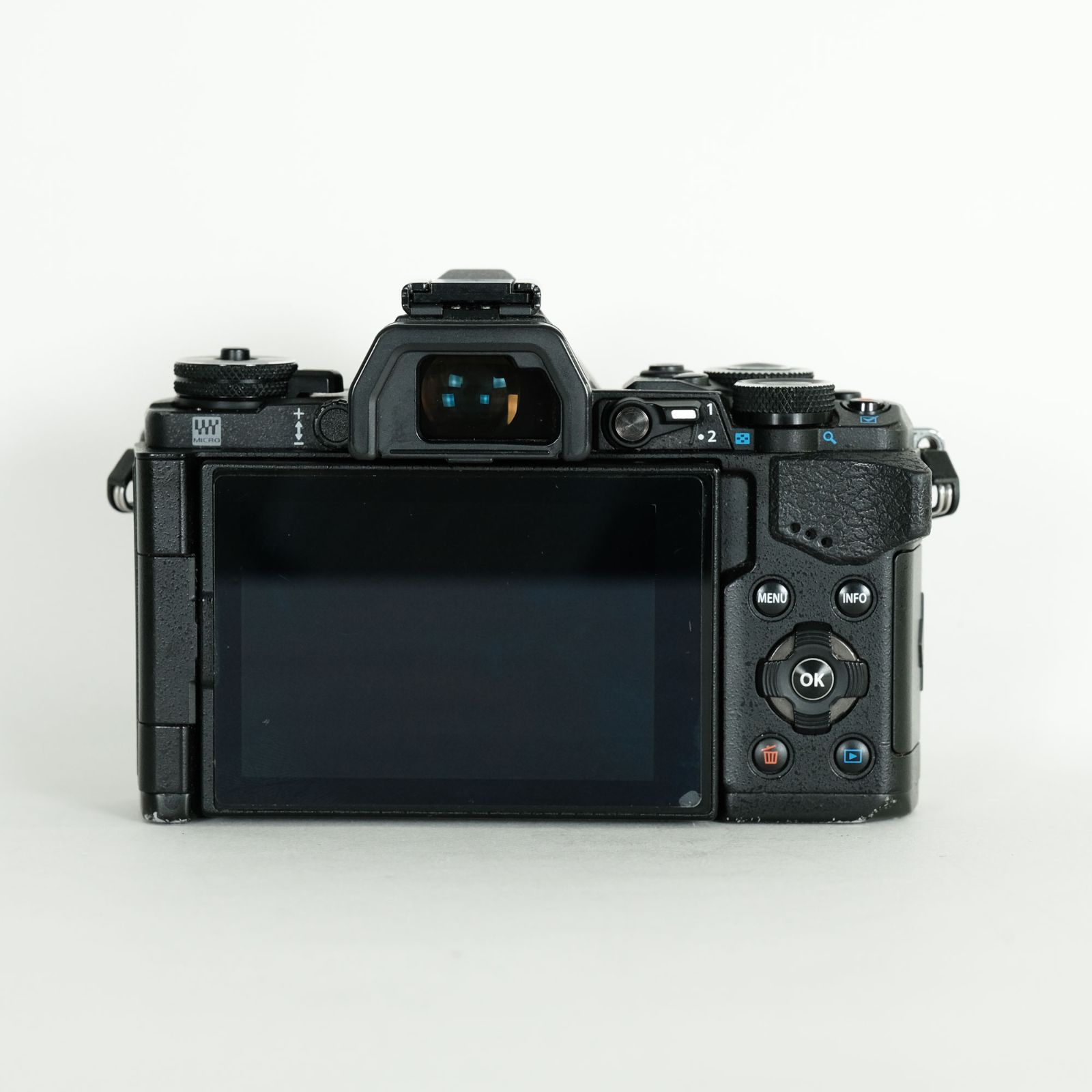 OLYMPUS OM-D Ｅ-M5 Mark2 レンズ、バッテリー3個付き 純正バッテリー3個・おまけ多数] OLYMPUS OM-D E-M5 Mark II