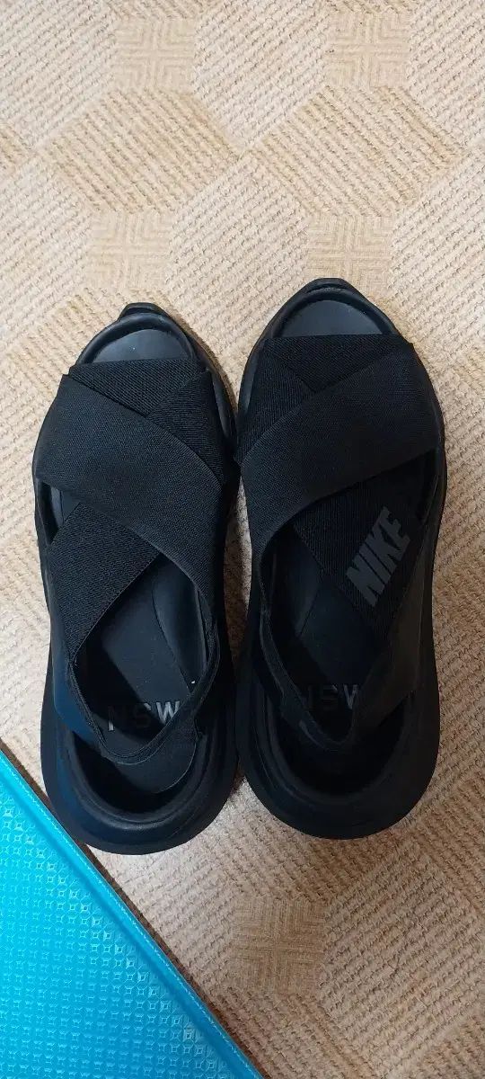 対空砲火 サンダル