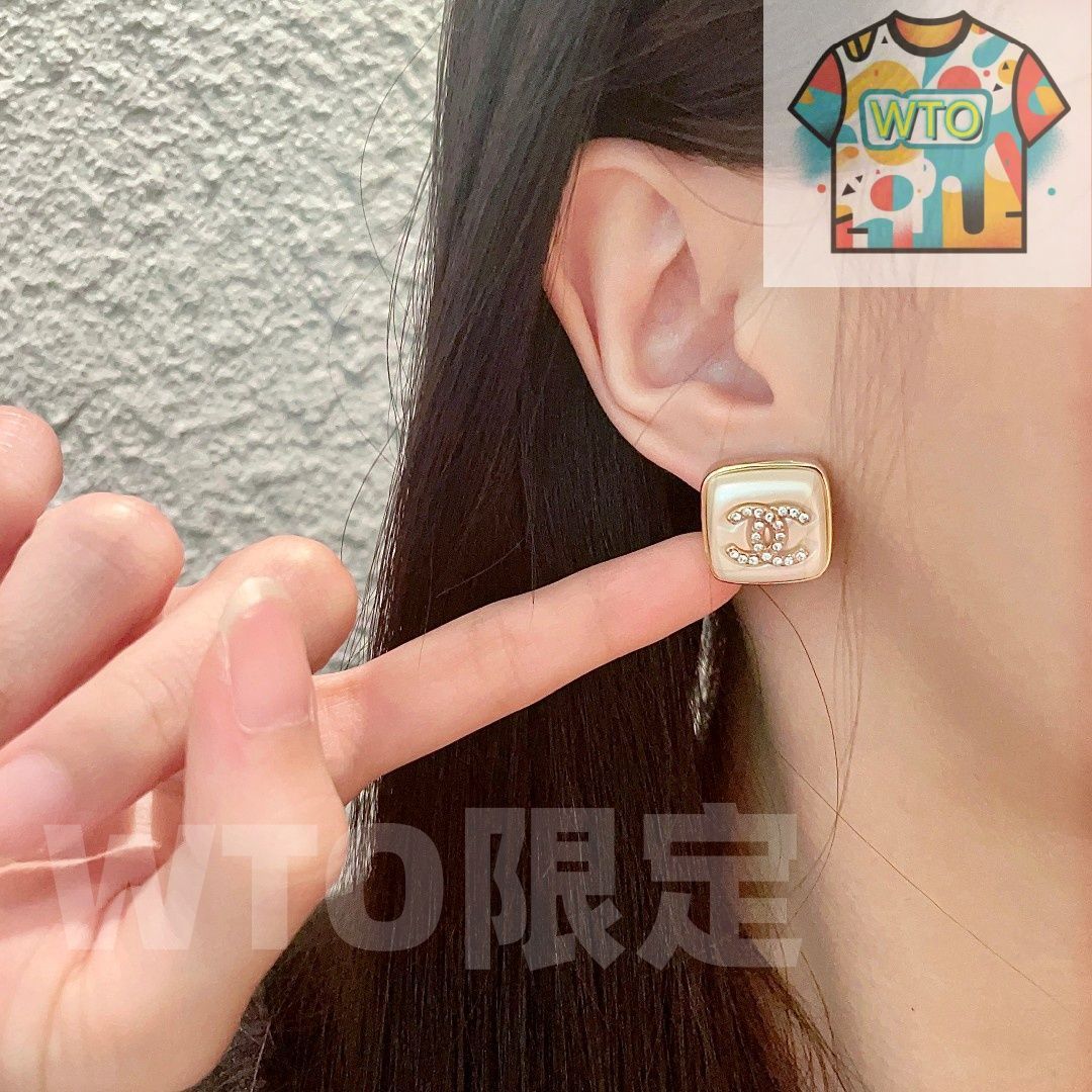 今日WTO】Chanel ヴィンテージ ダブル C ピアス 送料無料！在庫