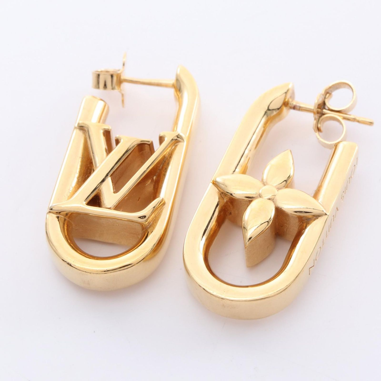 ピアス
