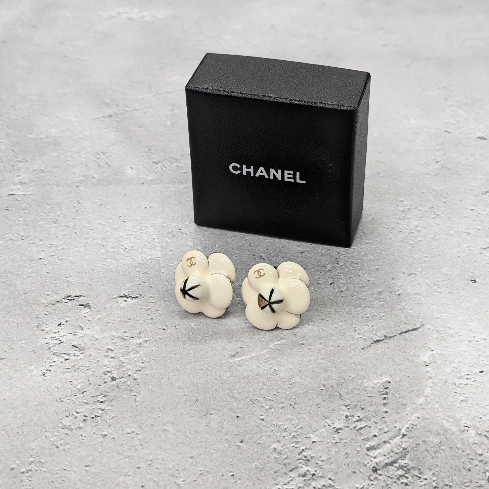 CHANEL シャネル カメリア 02P イヤリング(両耳用) GPアイボリー_-