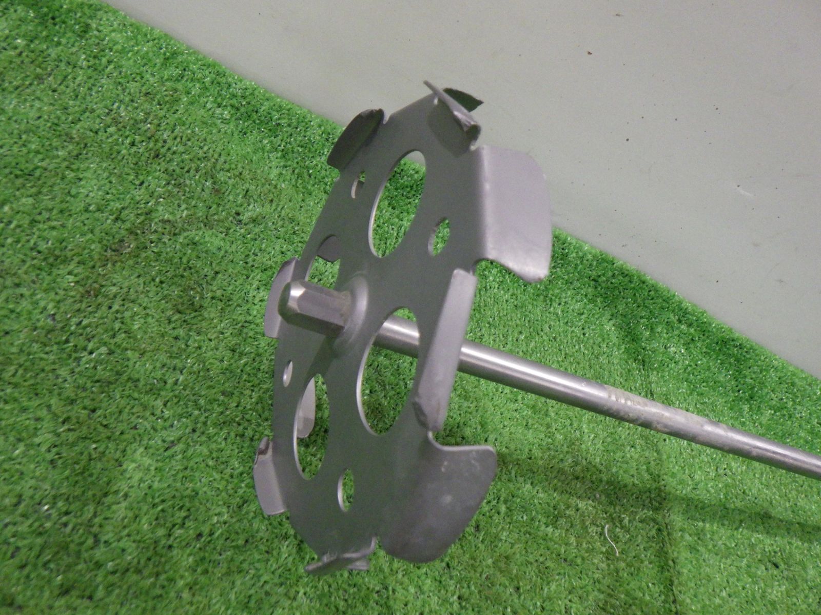 マキタ Makita カクハン機 UT1305 かくはん機 撹拌機 ミキサー 通電 済み 100V 電動工具 DIY 品 240716