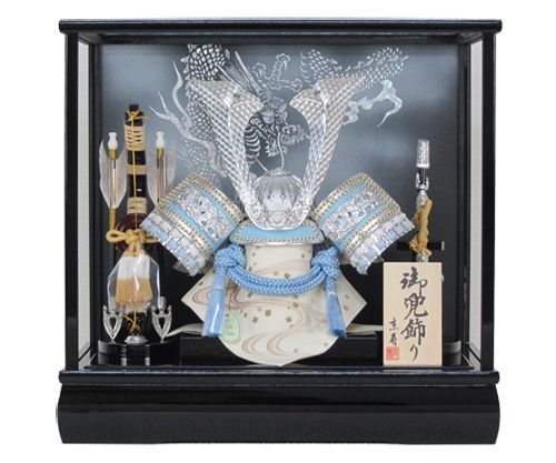 赤い兜の五月人形 コンパクト レッド 兜飾り 8611 （毛バタキ付き）五