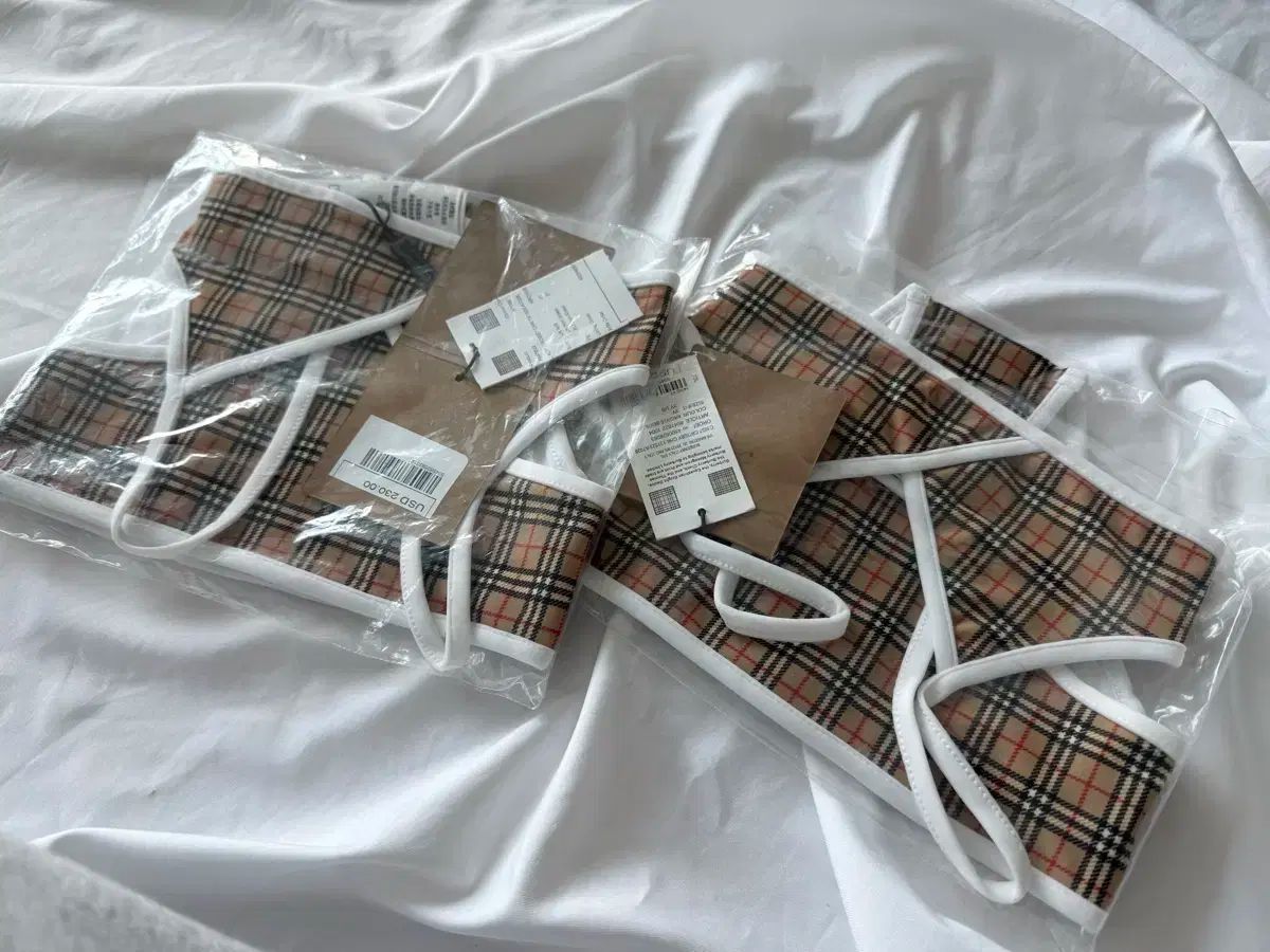 BURBERRY(バーバリー ) チェック 水着 新品 3y 出品