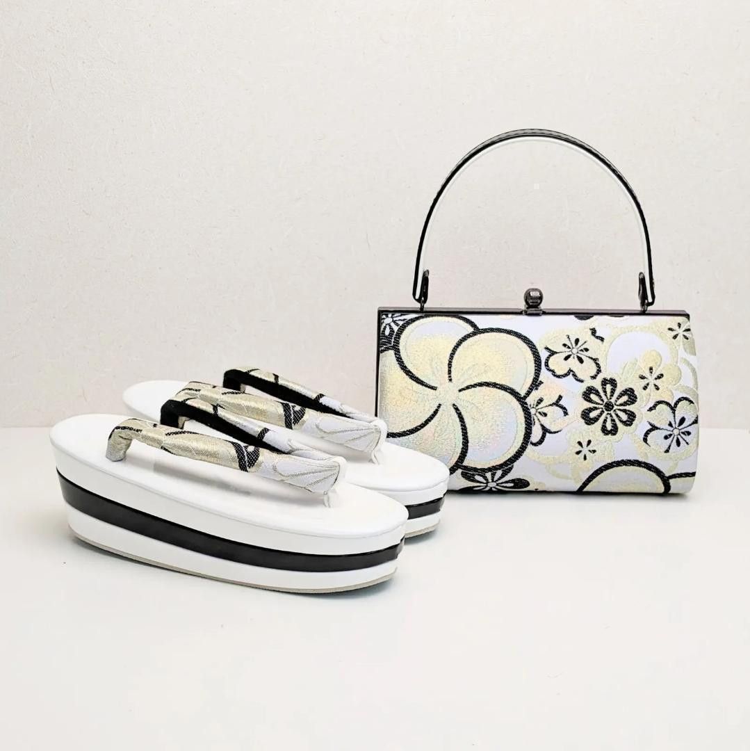 和装 草履バッグセット 帯地 梅 桜 白×黒 3枚芯 フリーサイズ k15-7 和装 草履バッグセット 帯地 梅 桜 白×黒 3枚芯 フリーサイズ