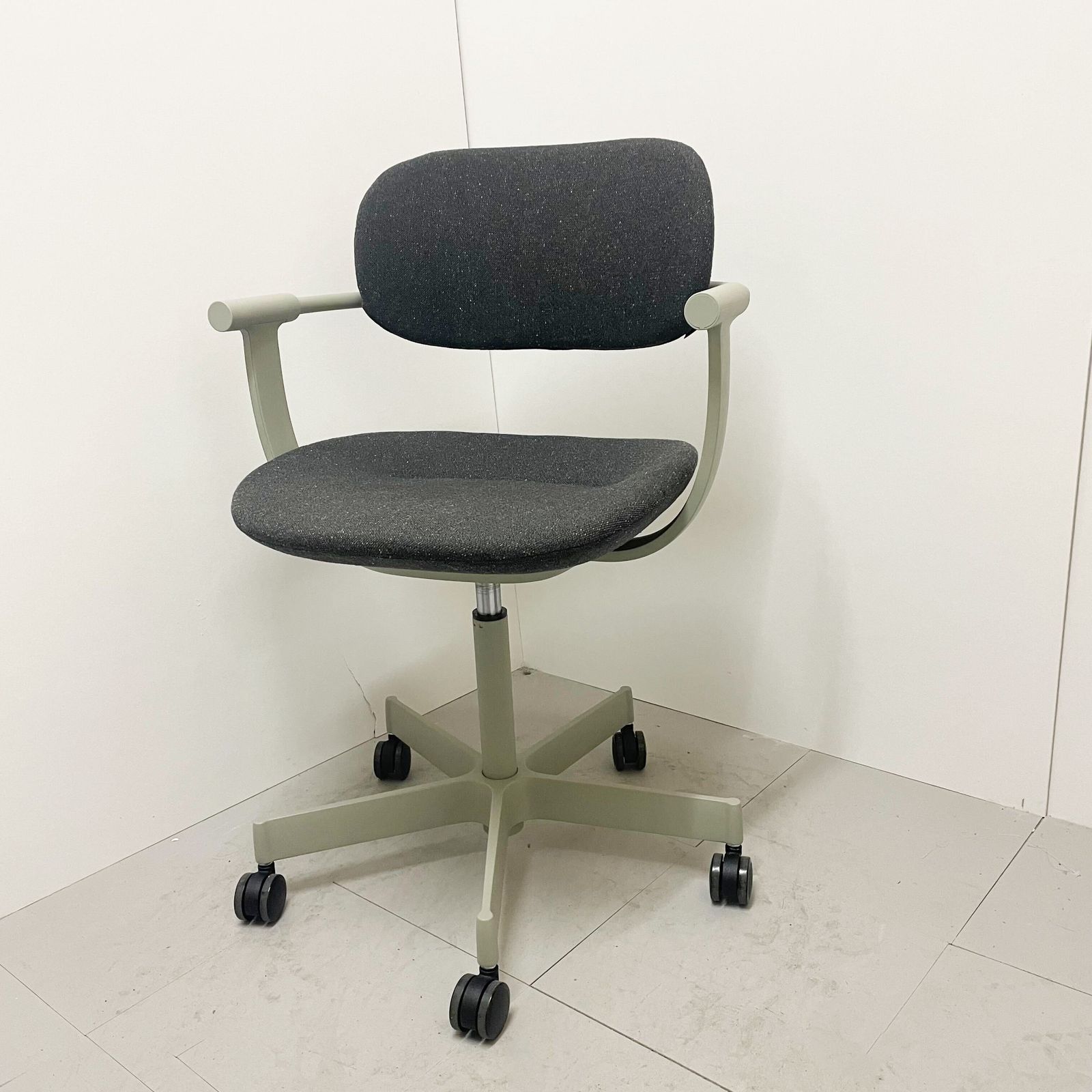 中古 雅 A(中古品)】vertebra03(バーテブラ03) KG825CDM1-L4W2 