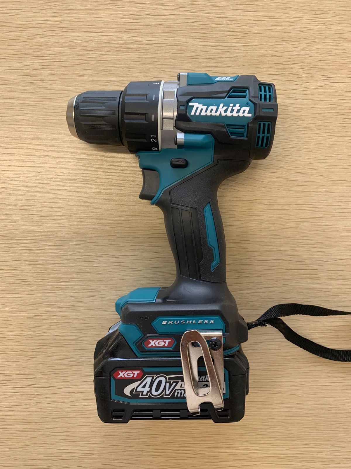 2.5Ahバッテリー2個付き