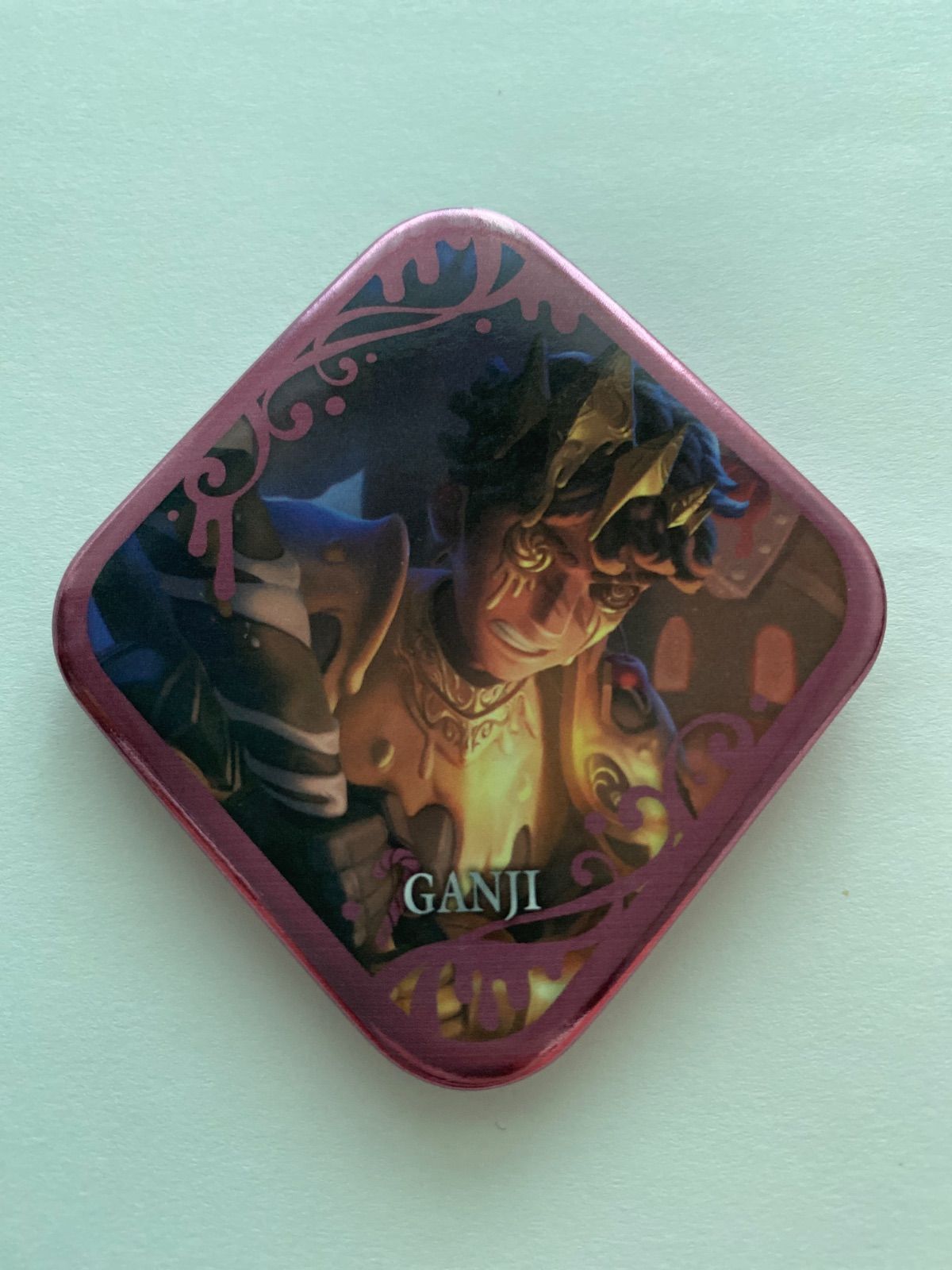 IdentityⅤ 第五人格 バッツマン ガンジ ダイヤ型缶バッジ IdentityⅤ 第五人格 バッツマン ガンジ ダイヤ型缶バッジ