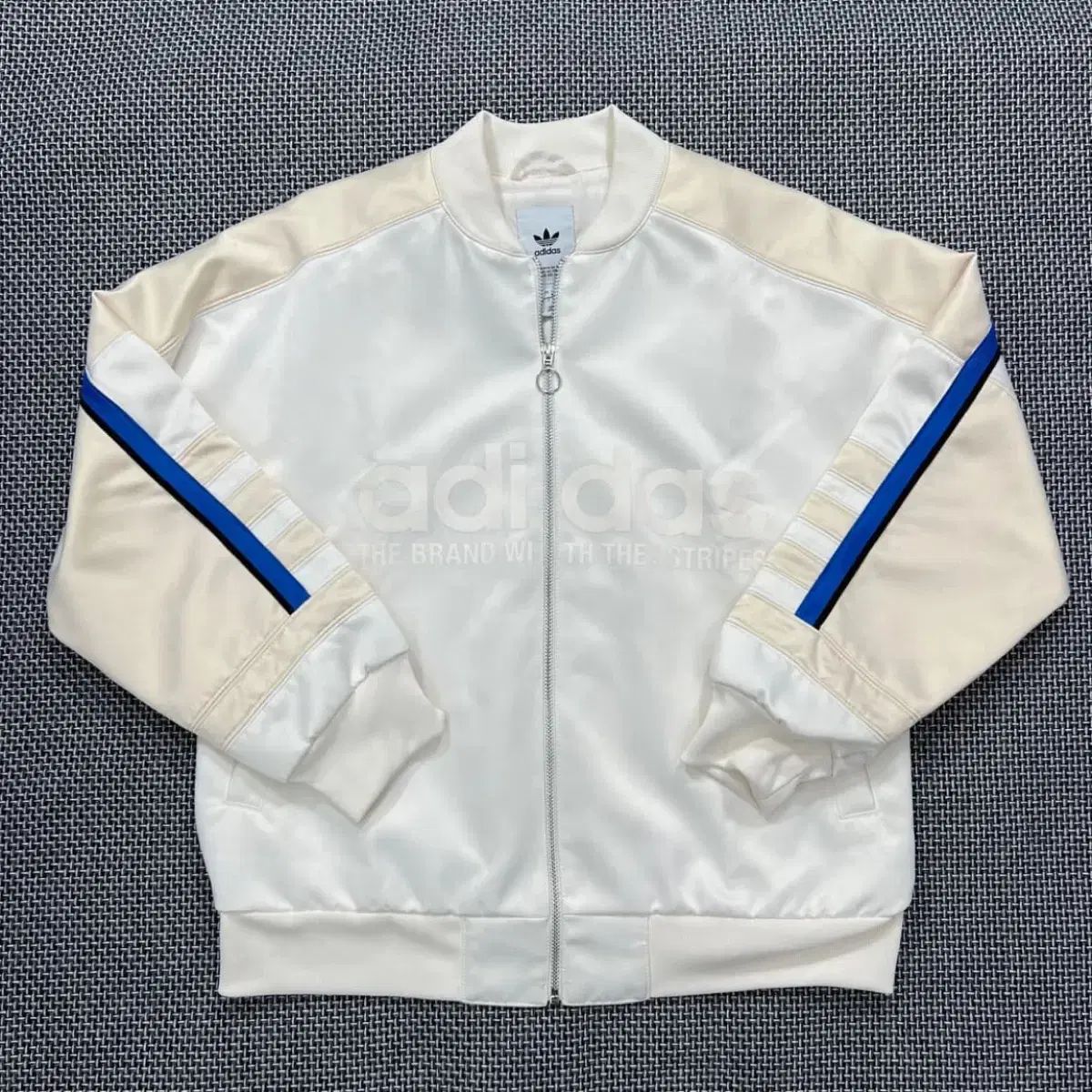 【雷市場（ポンジャン）商品韓国直送】 adidas(アディダス) 白 サテン ブルゾン