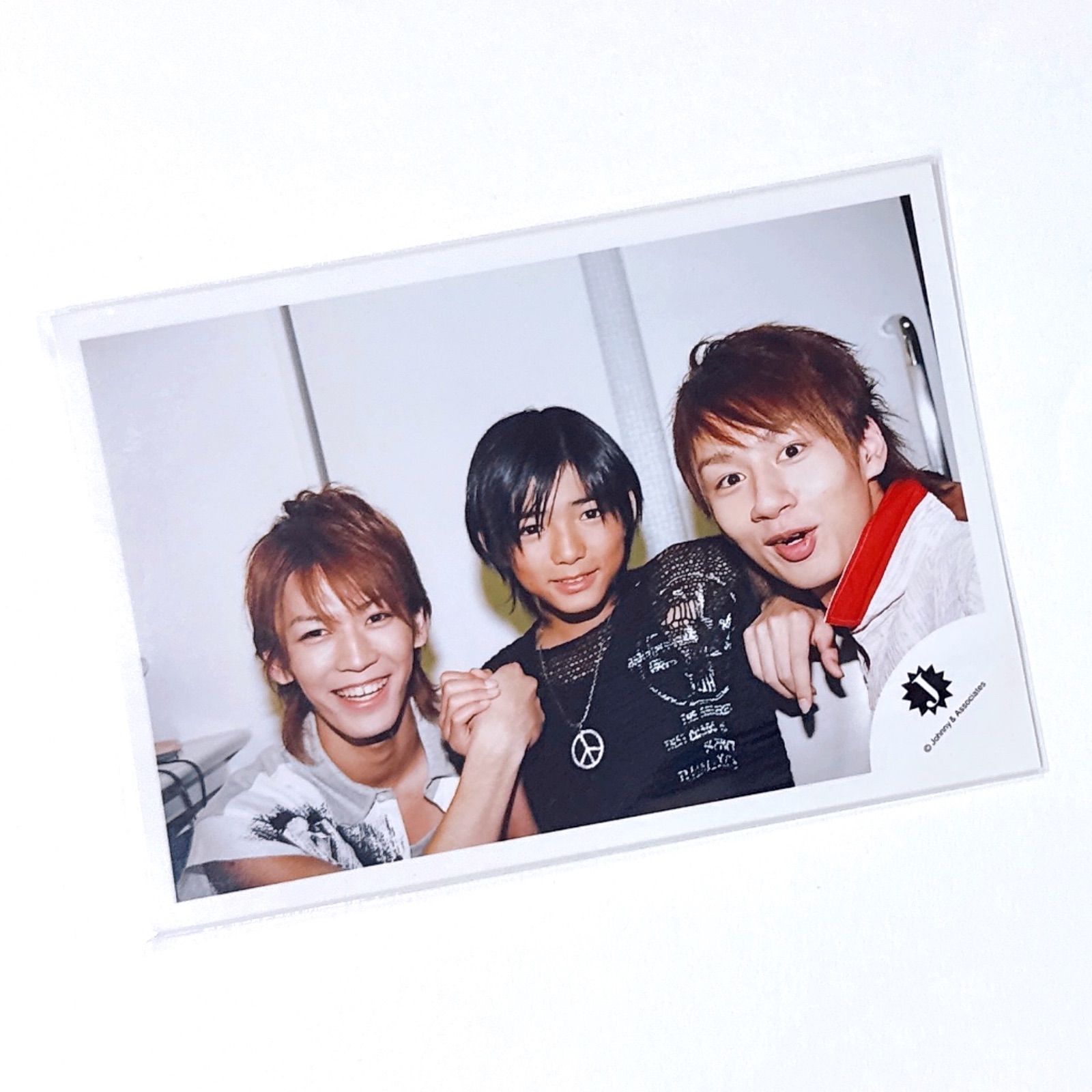 KAT-TUN 直筆サイン入りフォト　亀梨和也　中丸雄一 薮宏太 亀梨和也 中丸雄一 公式写真 1枚【P01】Jロゴ Jr. ジュニア