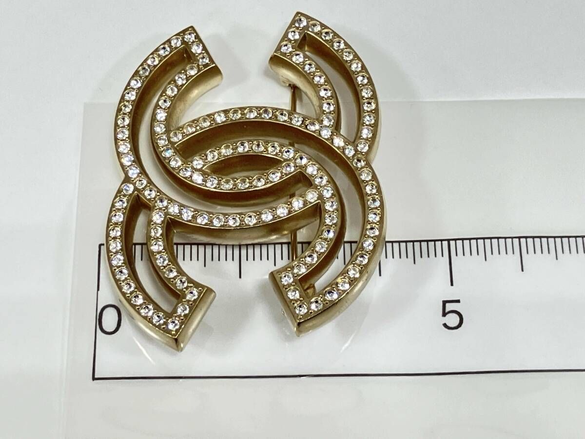 華やかに】CHANEL A19V ココマークブローチ - メルカリ
