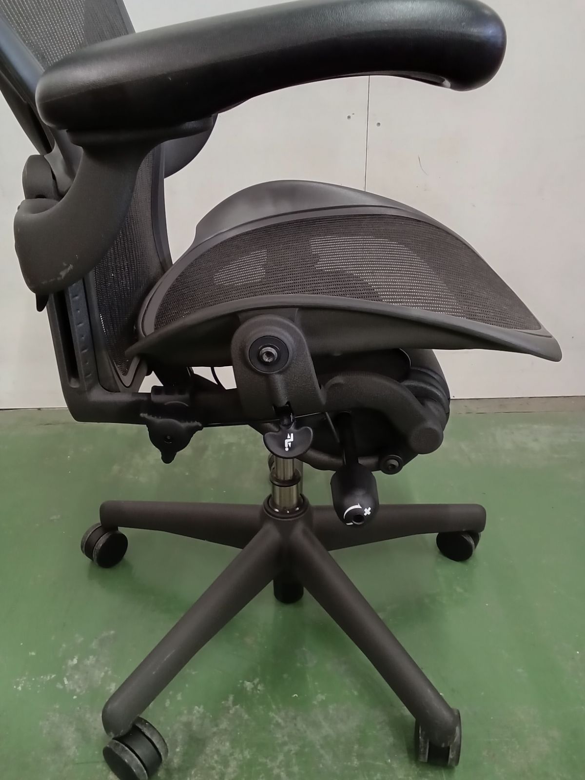 アーロンチェア 167888 Rev H Aeron Chairs Bサイズ 【公式 