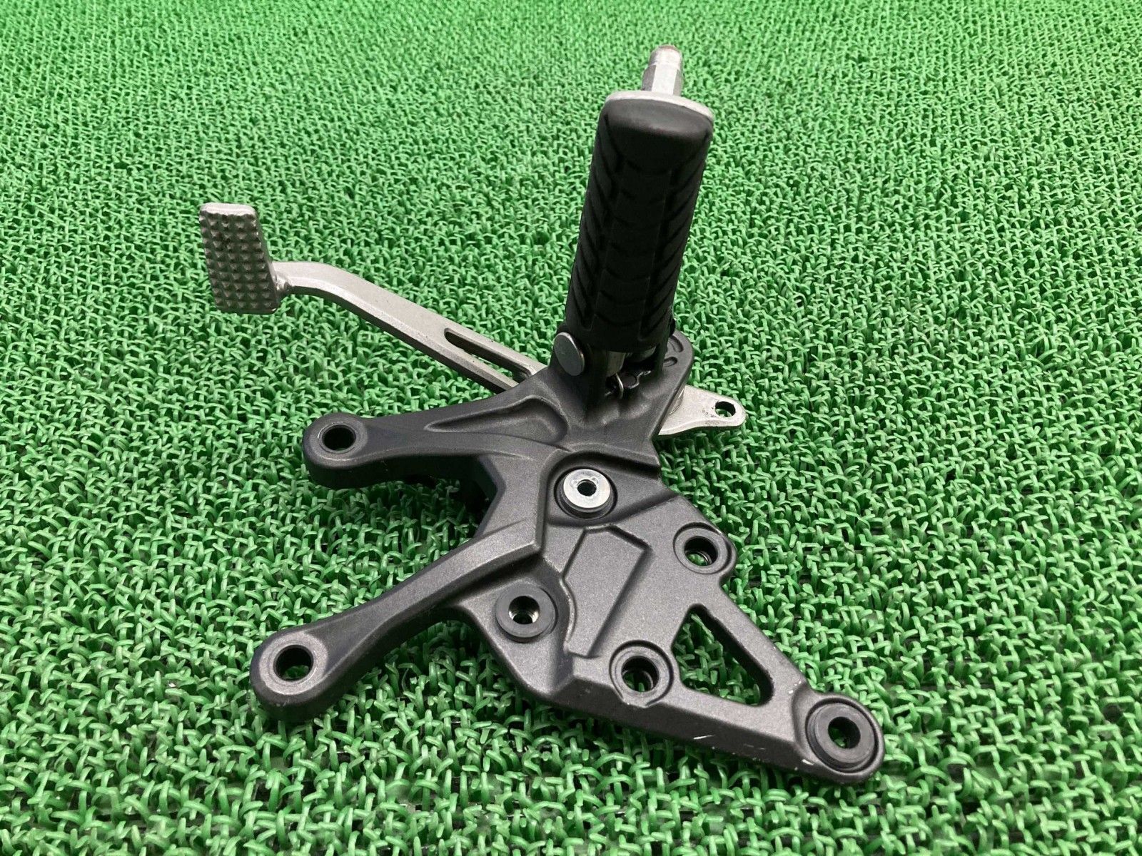 ブレーキペダル 曲がり無し