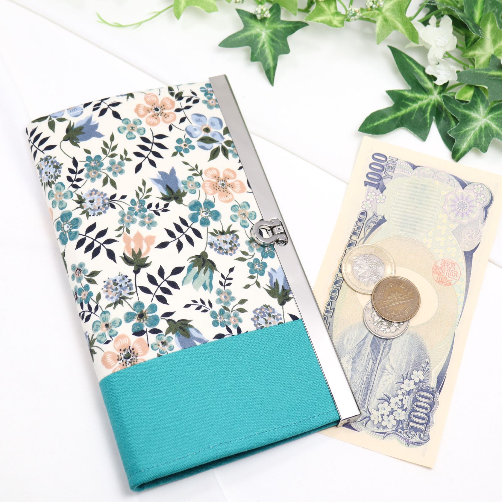 【squ】カラーオーダー可 整頓しやすいデザイン。直線口金の長財布 北欧柄 四角 birカラーオーダー可 整頓しやすいデザイン。直線口金の長財布 北欧