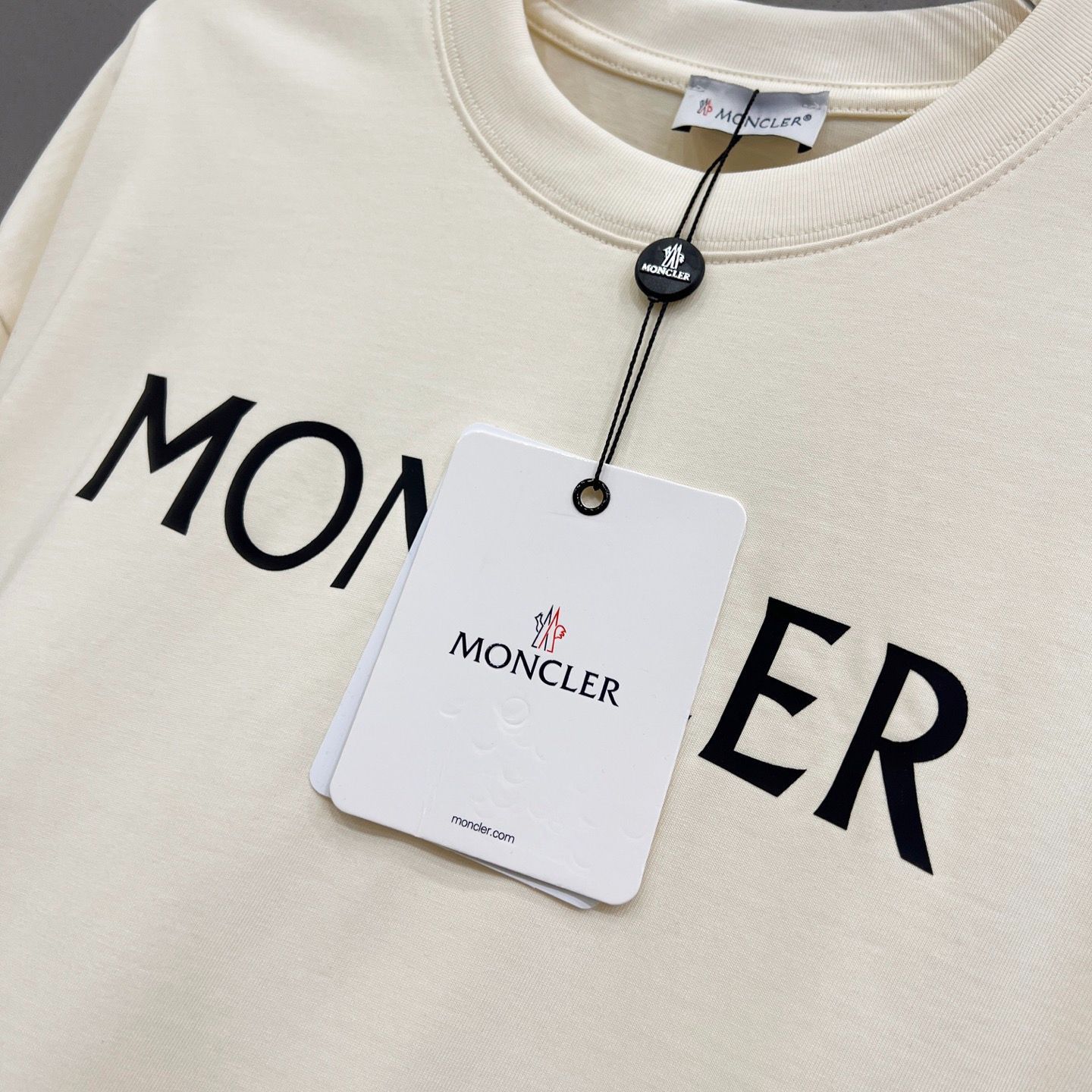 MONCLER ホワイト Tシャツ 新品タグ付きXL - メルカリ