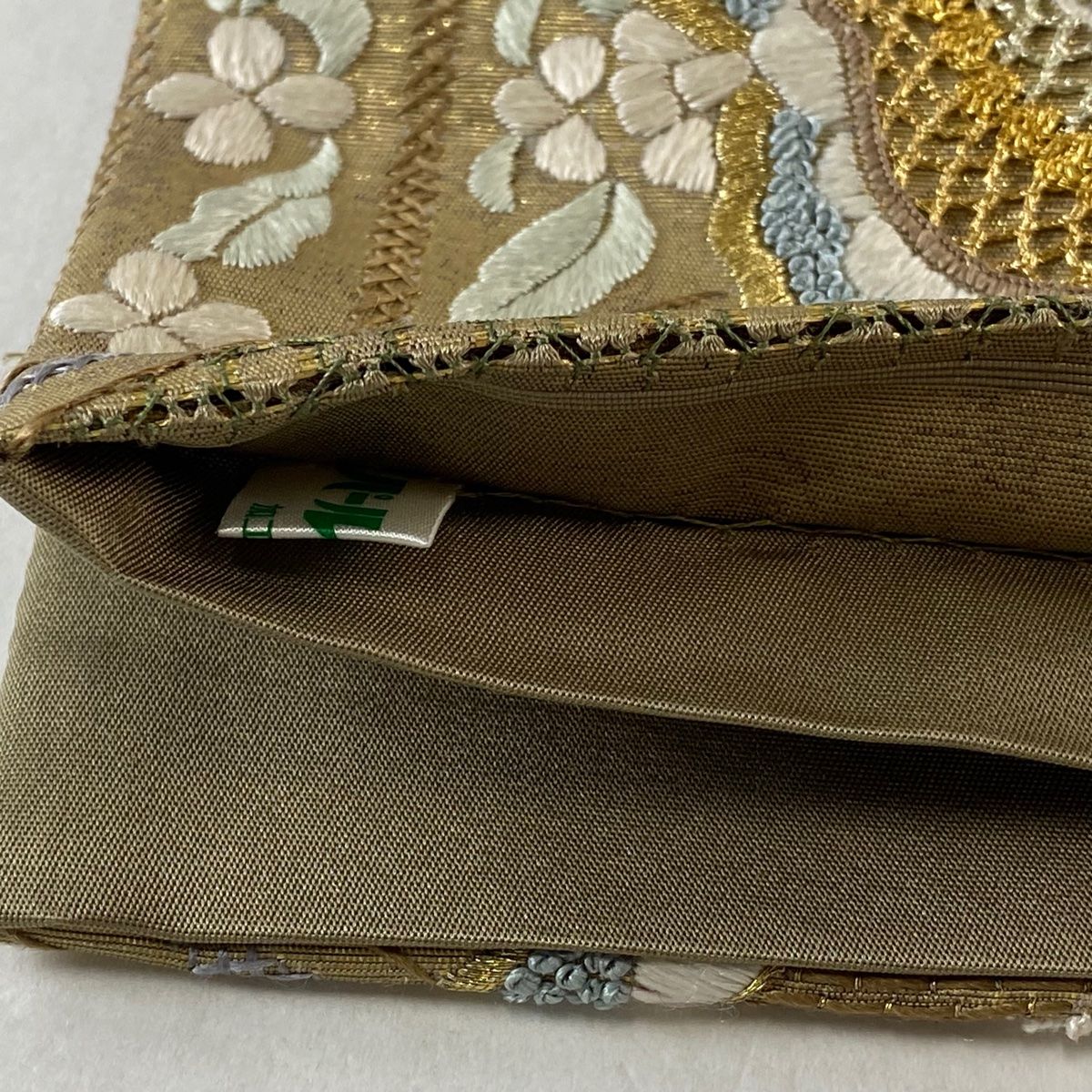 袋帯 美品 秀品 関西仕立て 蝶 草花 刺繍 金糸 金色 六通 正絹