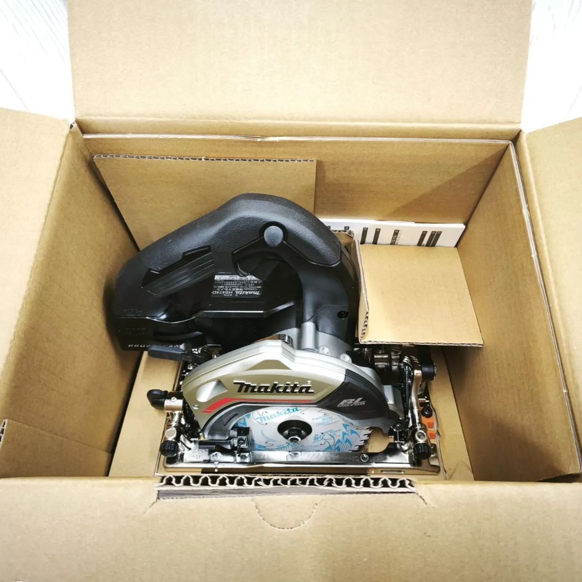 新品 完全未使用 一品限定】マキタ 充電式マルノコ HS474DZB 18V 125mm 