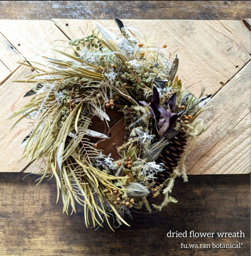 専用＊ソテツ＆ハナオクラ　ドライフラワーリース ソテツ＆ハナオクラ ドライフラワーリース - メルカリ