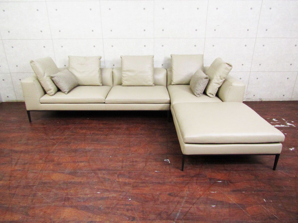 美品 巨大高級レザーソファー B&B ITALIA Michel 総革 280万 美品 巨大高級レザーソファー B&B ITALIA Michel 総革 280万
