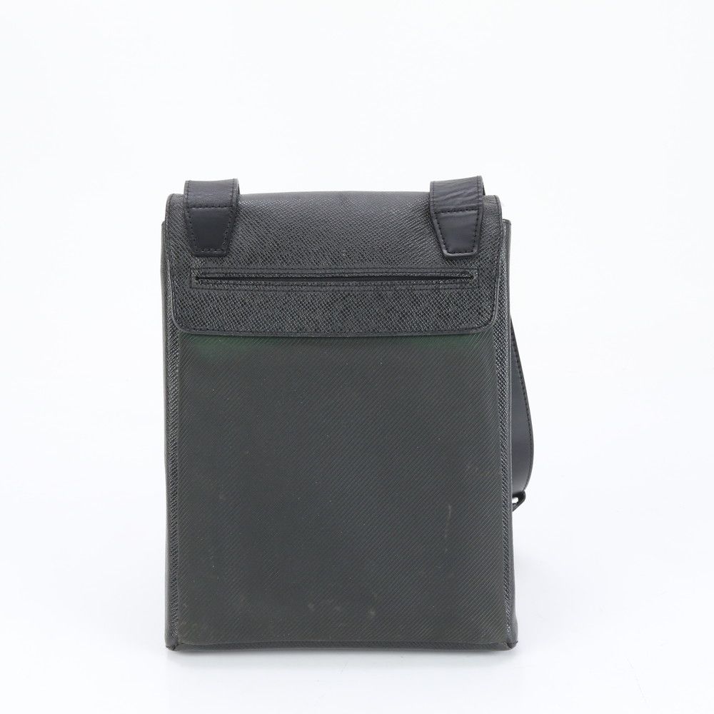 美品】ルイヴィトン タイガ サラトヴPM ショルダーバッグ レザー 美品】ルイヴィトン タイガ サラトヴPM ショルダーバッグ レザー