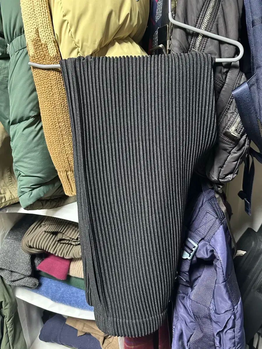HOMME PLISSÉ オムプリッセ チェリープリーツ パンツ 黒 3 ステータス S