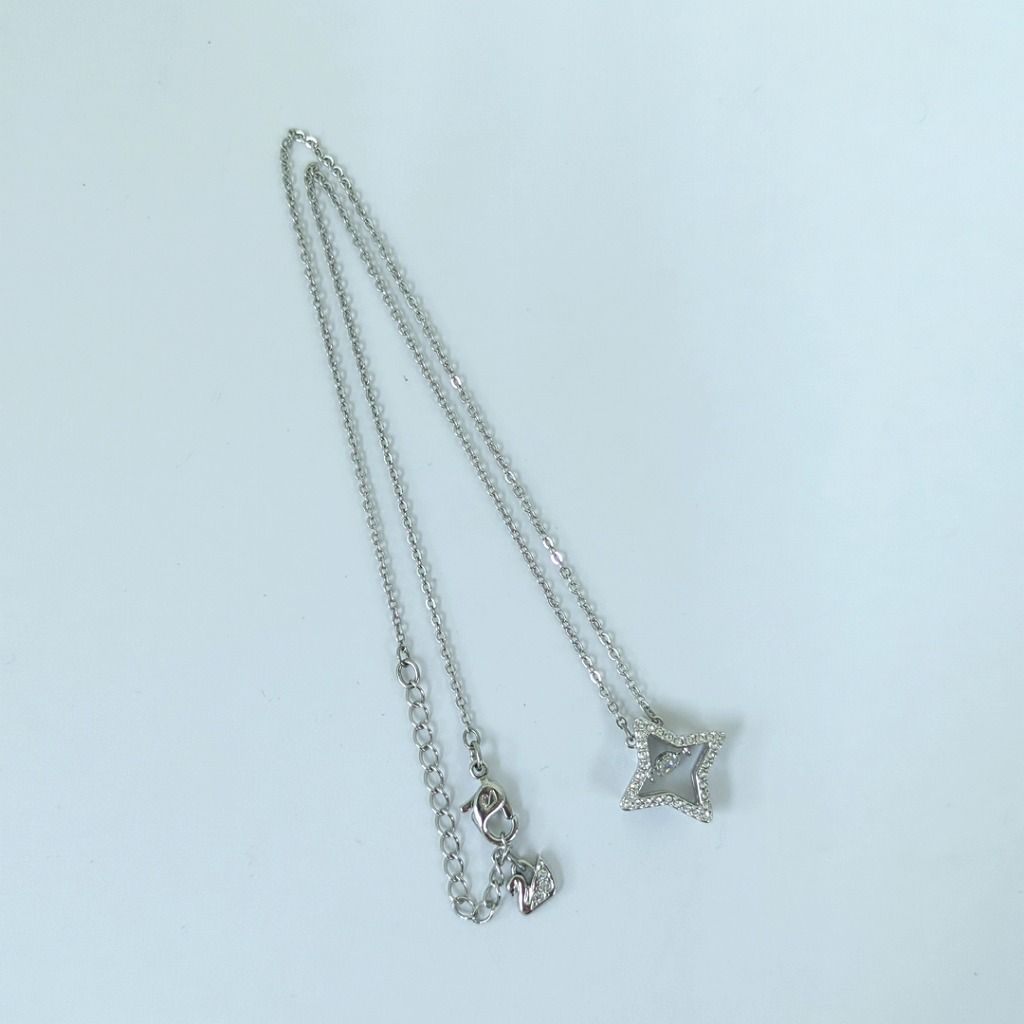 【美品】スワロフスキー スター　ネックレス SWAROVSKI 並行輸入品 スワロフスキー ネックレス ピアス セット