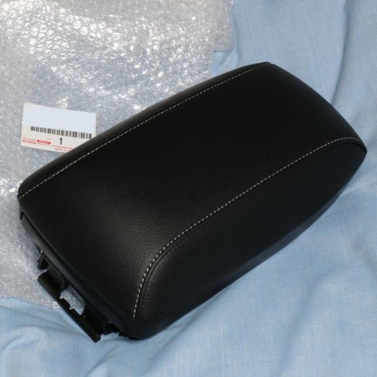 トヨタ TOYOTA 純正 新品 未使用 オーリス コンソールコンパートメントドア SUB-ASSY 後期 HYBRID Gパッケージ パーツ エンジン タイヤ バンパー 検索 マフラー 希少
