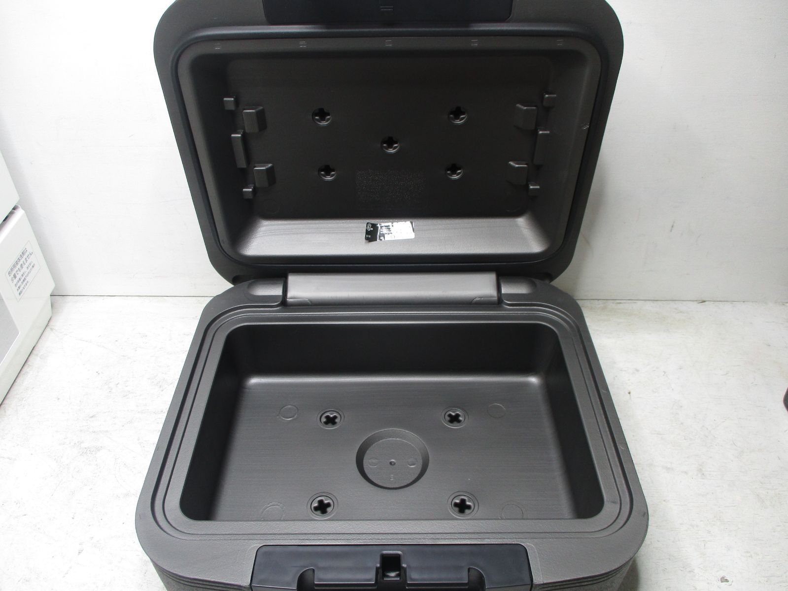 新品未使用の金庫 SALE☆【美品】Sentry Safe 耐火・防水金庫 鍵付き ポータブル 手提げ