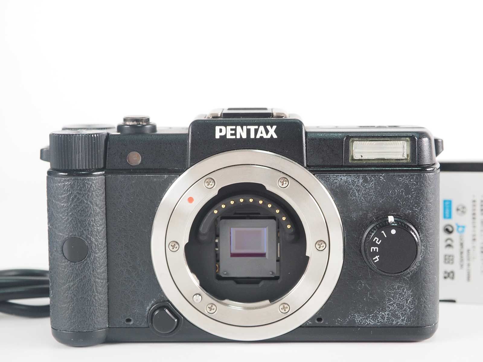 ペンタックス Pentax Q 12.4MP Digital Camera Black Body Only